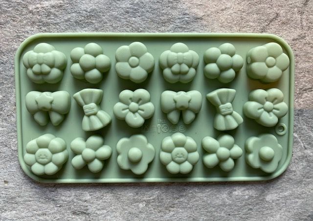 Flowers and Bows Mould