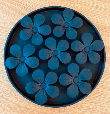 Black Daisy Snuffle Mat